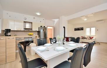 Feriehus med swimmingpool Razanac, Zadar - 14449