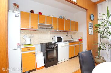 Apartments by the sea Sumpetar, Omiš - 14450