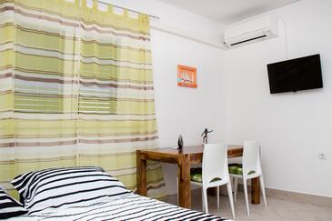 Apartments by the sea Krilo Jesenice, Omiš - 14459