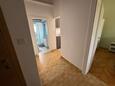 Sabunike, Hallway in the apartment, (pet friendly) and WiFi.