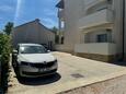 Sabunike, Zadar, Parking lot 14490 - Apartments with sandy beach.