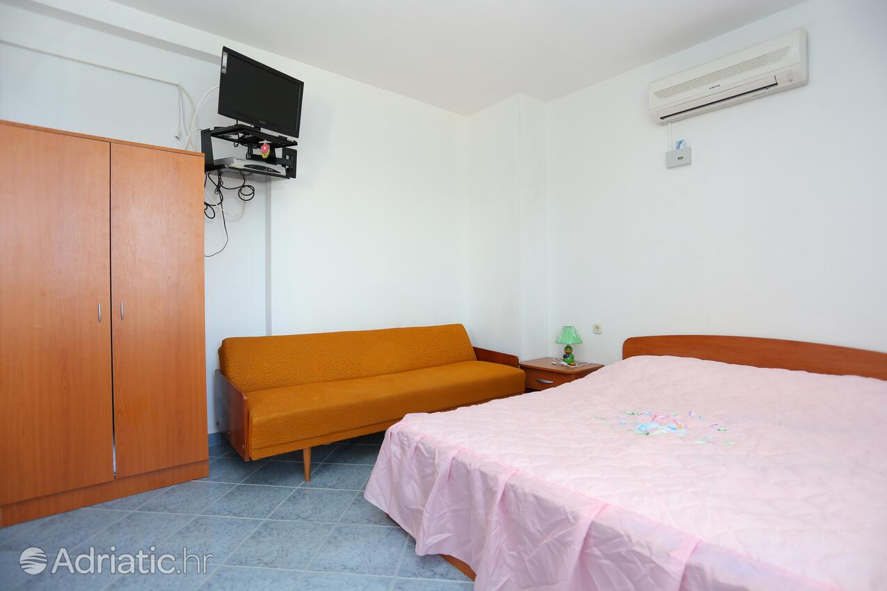 A-14541-b - Private accommodation - Apartments by the sea Slatine, Čiovo