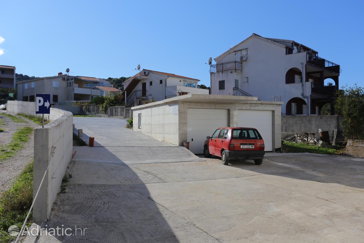 Parking lot - Apartments by the sea Slatine, Čiovo