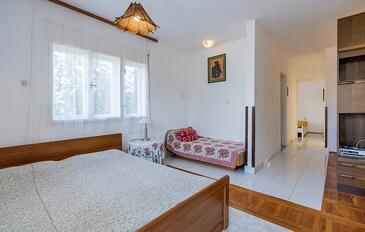 Apartmani s parkingom Pješčana Uvala, Pula - 14564