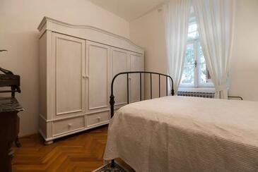 Apartment with terrace Pula, Istria