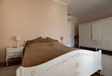 Apartment with terrace Pula, Istria