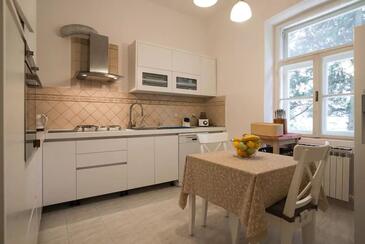 Apartment with terrace Pula, Istria