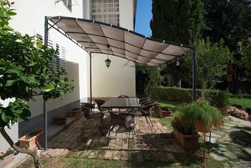 Apartment with terrace Pula, Istria