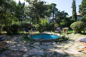 Apartment with terrace Pula, Istria