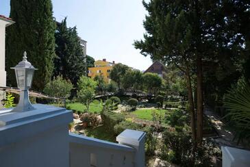 Apartment with terrace Pula, Istria