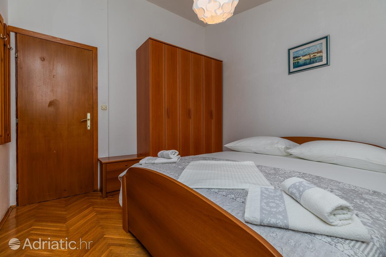 A-14587-a - Alloggi privati - Appartamenti accanto al mare Duccie - Duće, Almissa - Omiš