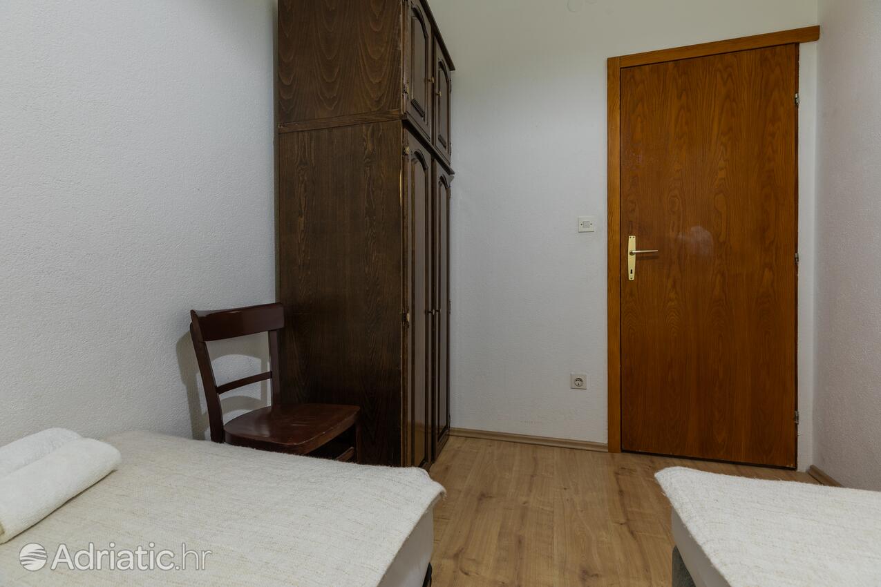 A-14587-a - Alloggi privati - Appartamenti accanto al mare Duccie - Duće, Almissa - Omiš