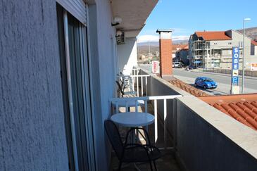 Apartments and rooms with parking space Trilj, Zagora - 14609