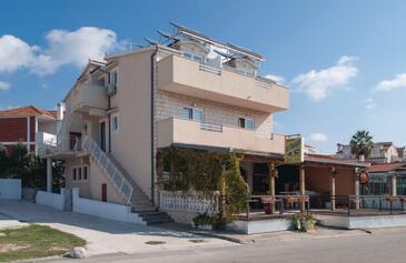 Apartments Rogoznica, North Dalmatia