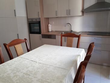 Apartment with balcony Omiš, Central Dalmatia
