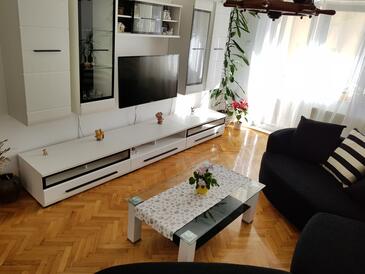 Apartment with balcony Omiš, Central Dalmatia