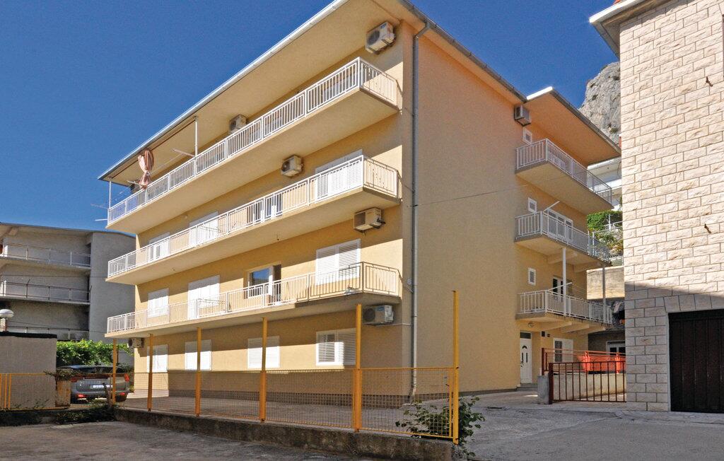 Apartment with balcony Omiš, Central Dalmatia