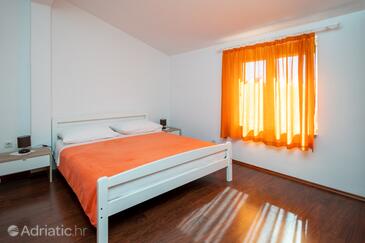 Apartments with parking space Petrčane, Zadar - 14628