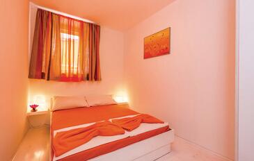 Apartments with parking space Crikvenica - 14631