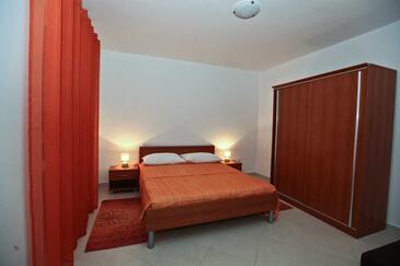 Apartments by the sea Pakoštane, Biograd - 14658