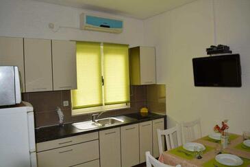 Apartments by the sea Pakoštane, Biograd - 14658