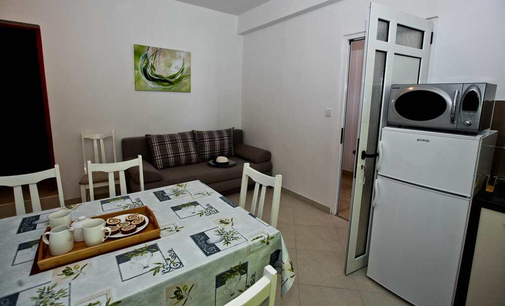 Tvårumslägenhet Pakostane (Biograd) (A-14658-a)