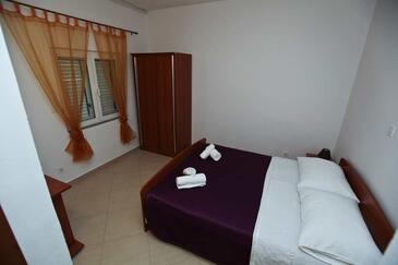 Apartments by the sea Pakoštane, Biograd - 14658