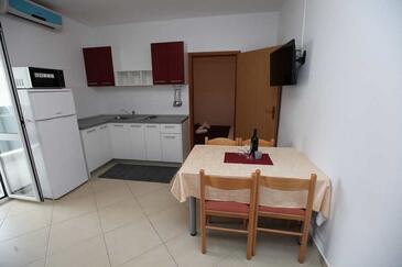 Apartments by the sea Pakoštane, Biograd - 14658