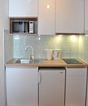 Apartments with parking space Makarska - 14667