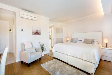 Apartments and rooms with WiFi Zagreb - 14675