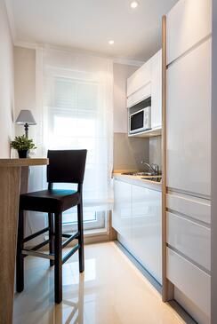 Apartments and rooms with WiFi Zagreb - 14675