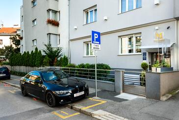 Apartments and rooms with WiFi Zagreb - 14675