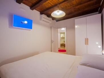 Ferienhaus mit Pool Preko, Ugljan - 14707