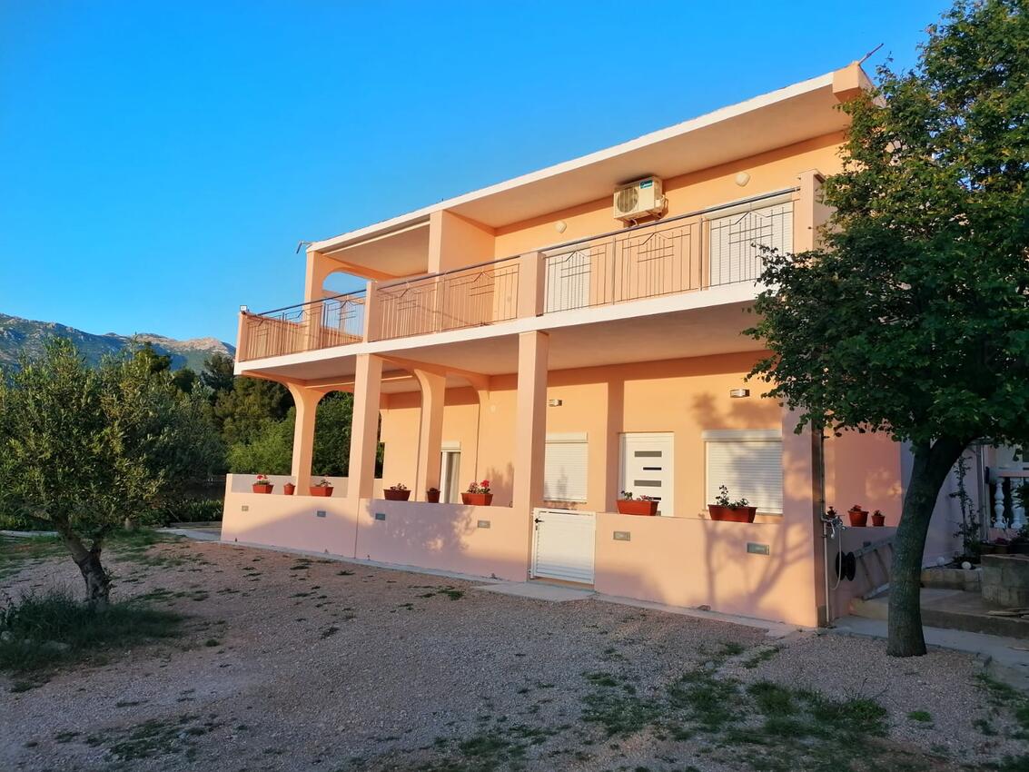 Property - Apartments and rooms by the sea Rovanjska, Paklenica