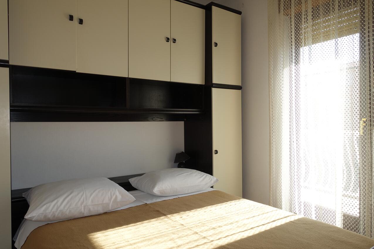Ferienwohnungen mit Parkplatz Nin, Zadar - 14733