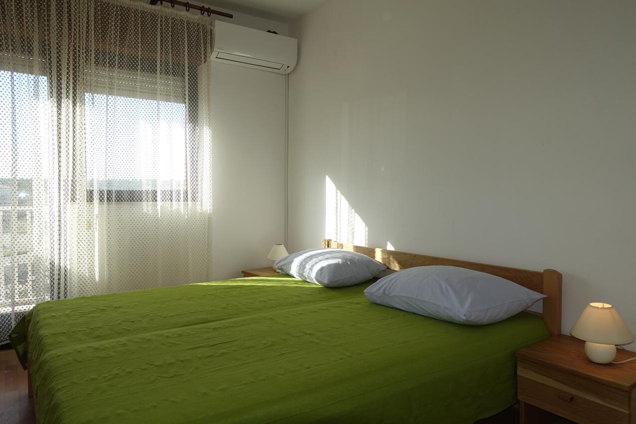 Apartments with parking space Nin, Zadar - 14733
