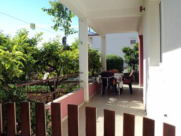 Apartments by the sea Jelsa, Hvar - 14754