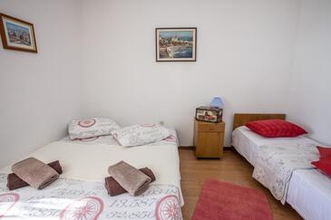 Apartments by the sea Krilo Jesenice, Omiš - 14823