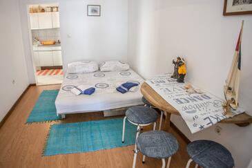 Apartments by the sea Krilo Jesenice, Omiš - 14823