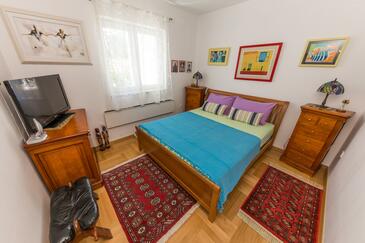 Apartments by the sea Arbanija, Čiovo - 14825