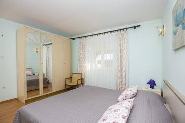 Apartments with parking space Kampor, Rab - 14841