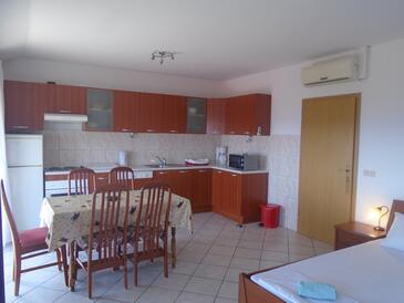 Apartamentos e estúdios com varanda Orebić, Dalmácia do Sul