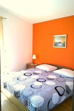 Ferienwohnungen mit Pool für Familien Gornje selo, Solta - 14862