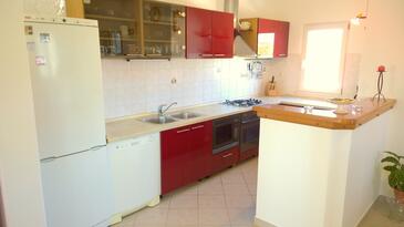 Ferienwohnungen mit Pool für Familien Gornje selo, Solta - 14862