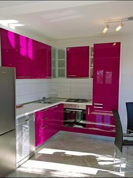 Ferienwohnungen mit Pool für Familien Gornje selo, Solta - 14862