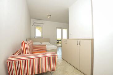 Stara Novalja, Sala de estar en alojamiento de tipo apartment, aire acondicionado disponible y WiFi.