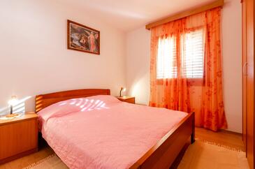 Nyaralóház a tenger mellett Karbuni, Korcula - 14889