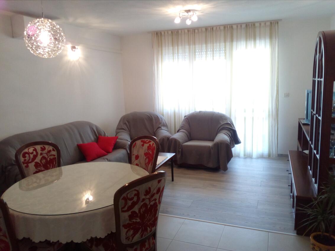 Apartments with WiFi Omiš - 14894