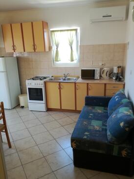 Leiligheter med basseng som passer for familier med barn Kampor, Rab - 14897