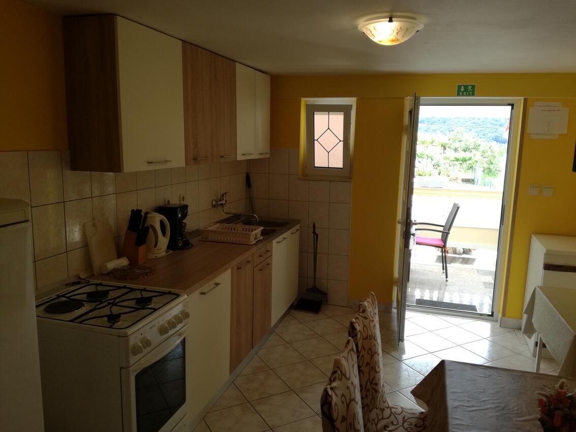 Apartmanok családok részére medencével Kampor, Rab - 14897
